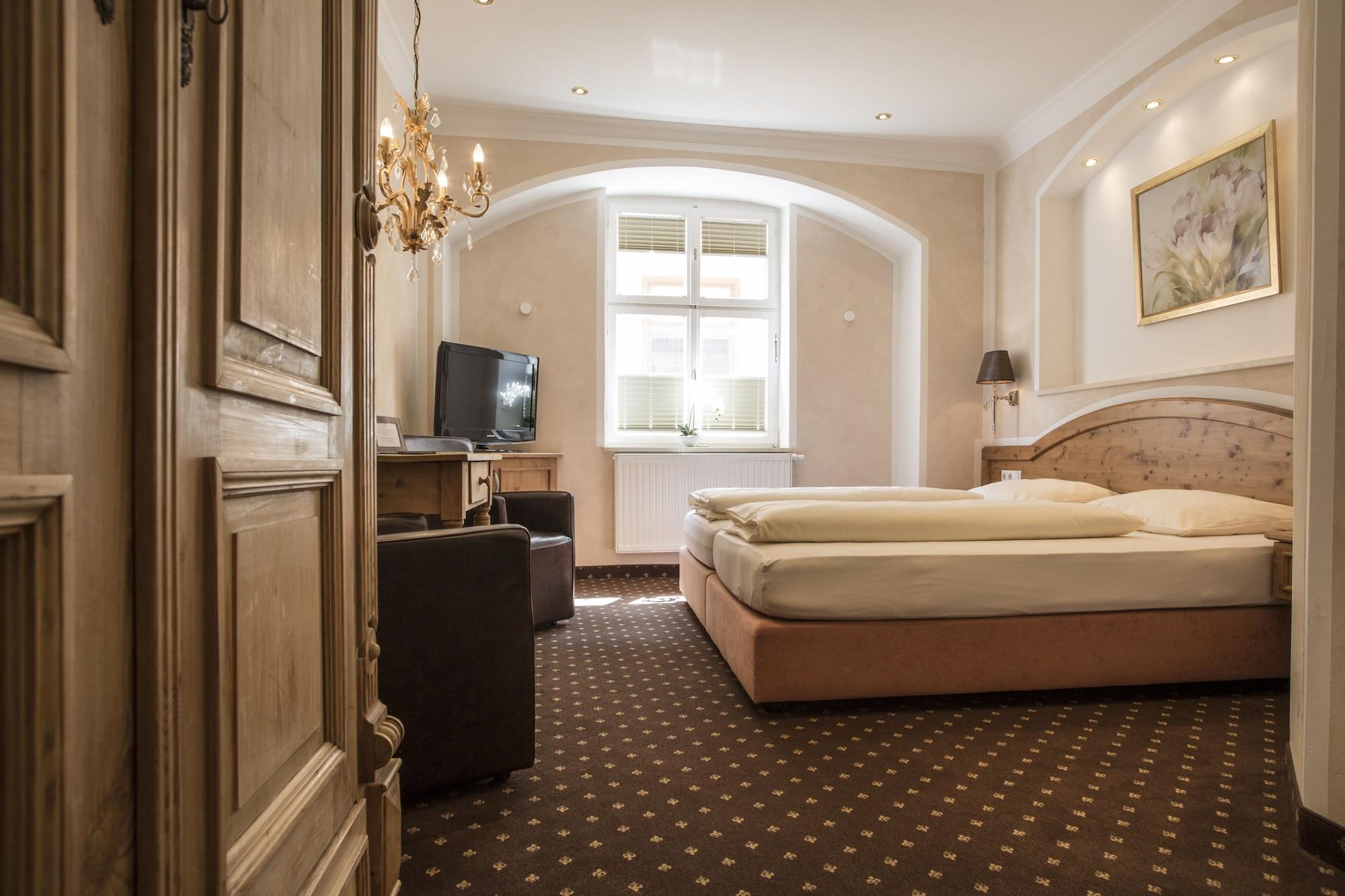 Meiser Altstadt Hotel 딘클스버 외부 사진