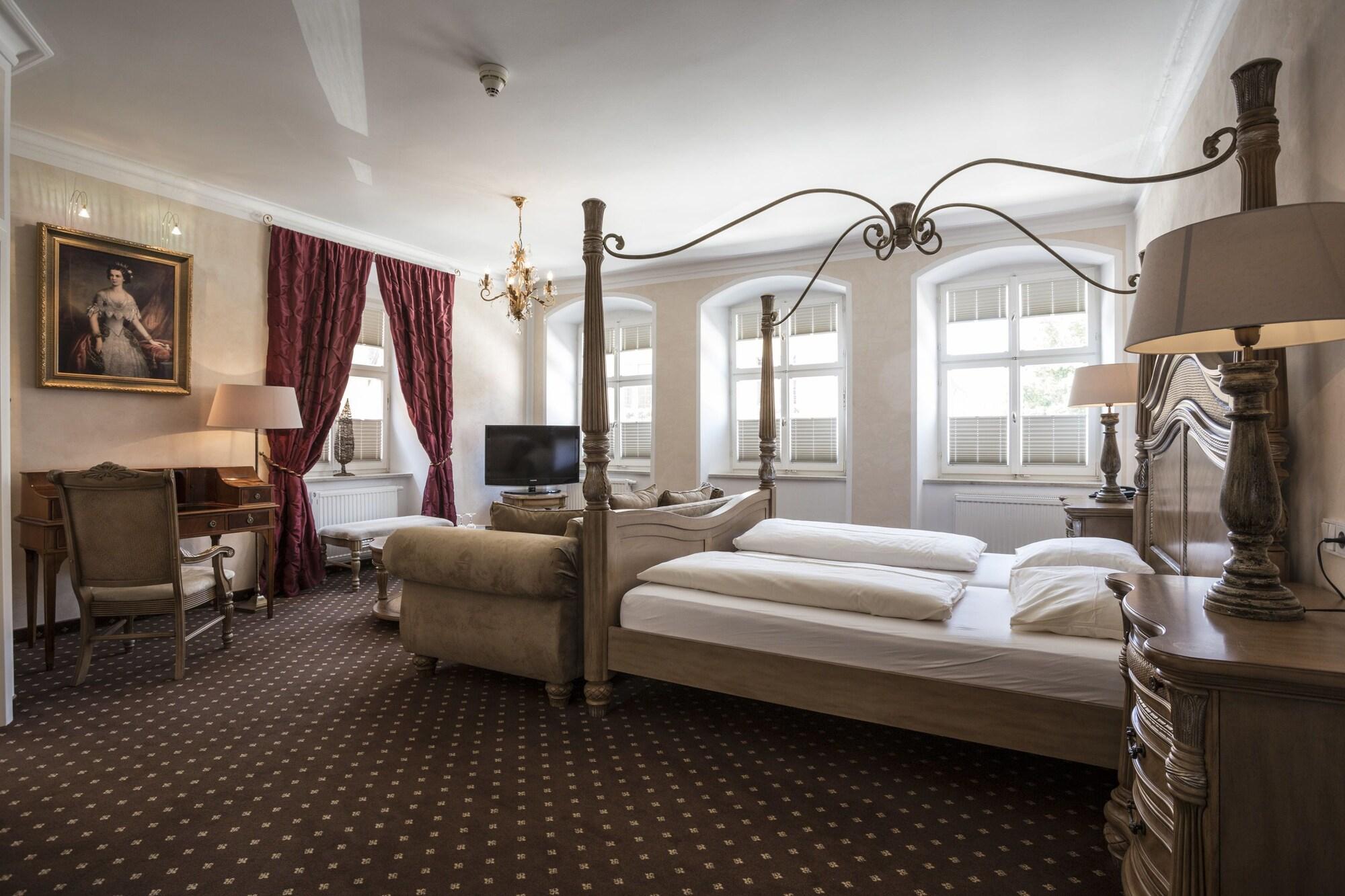Meiser Altstadt Hotel 딘클스버 외부 사진