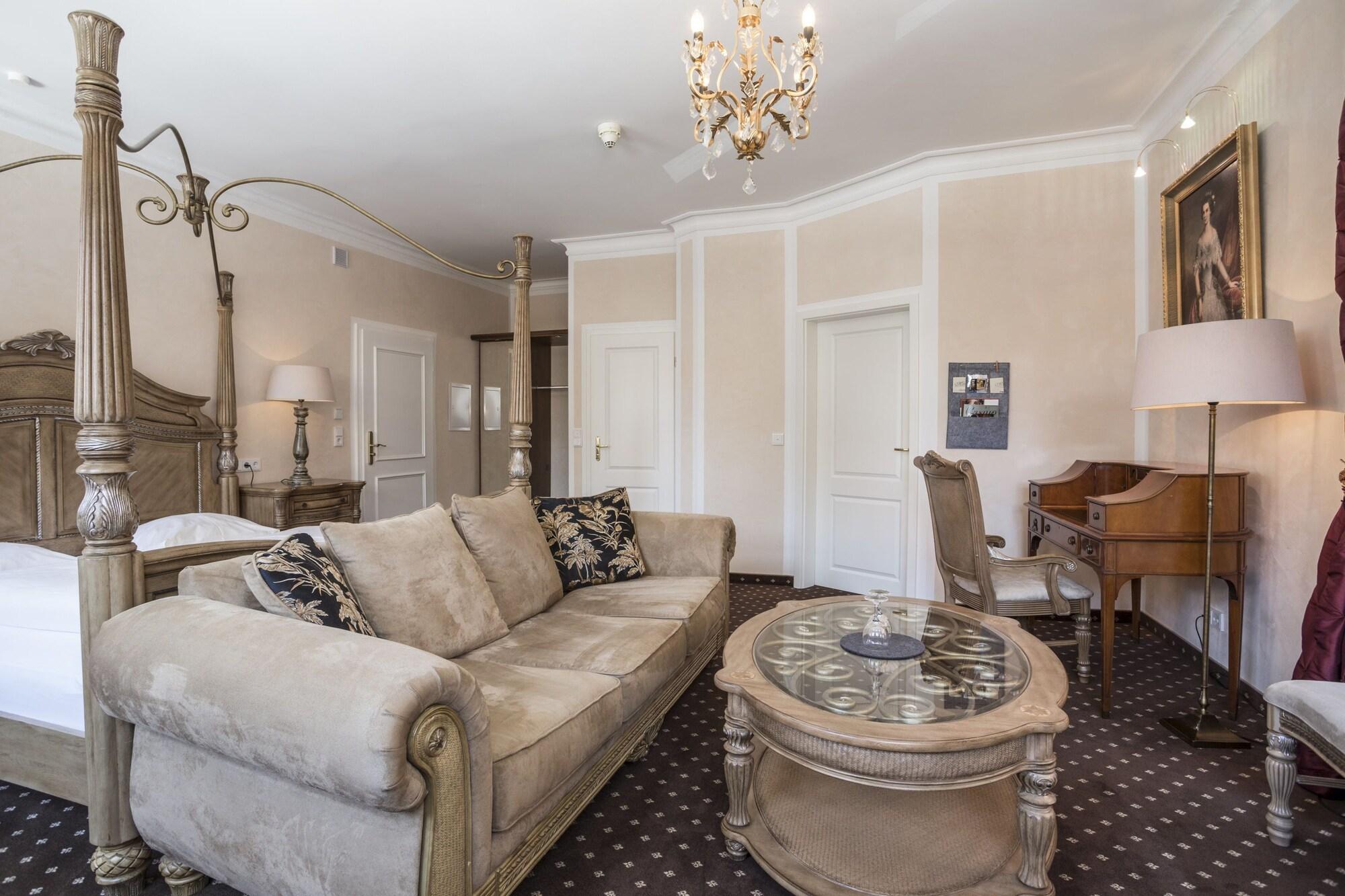 Meiser Altstadt Hotel 딘클스버 외부 사진