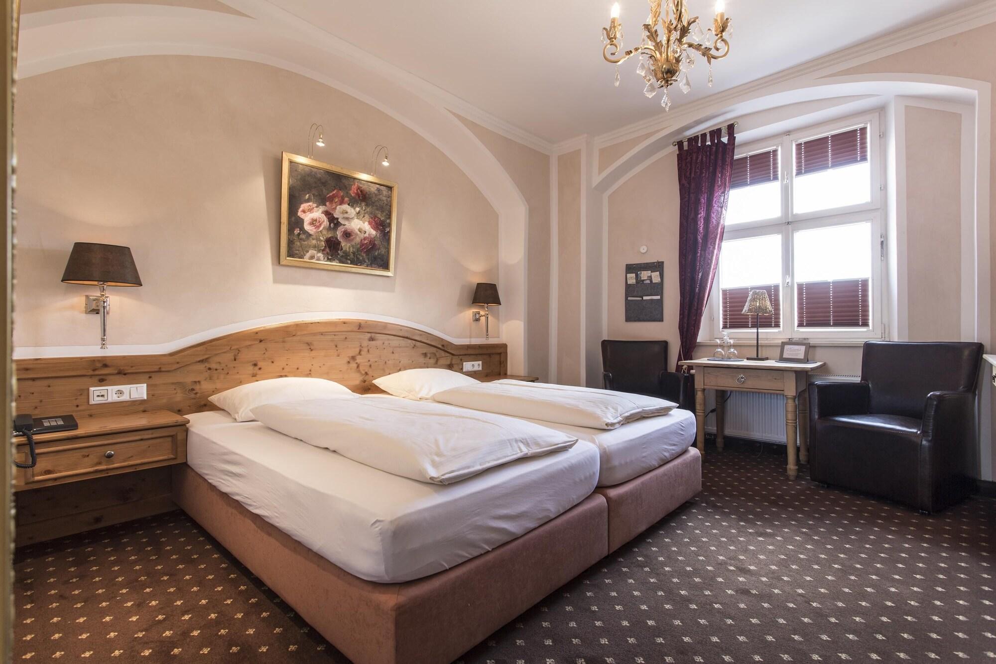 Meiser Altstadt Hotel 딘클스버 외부 사진