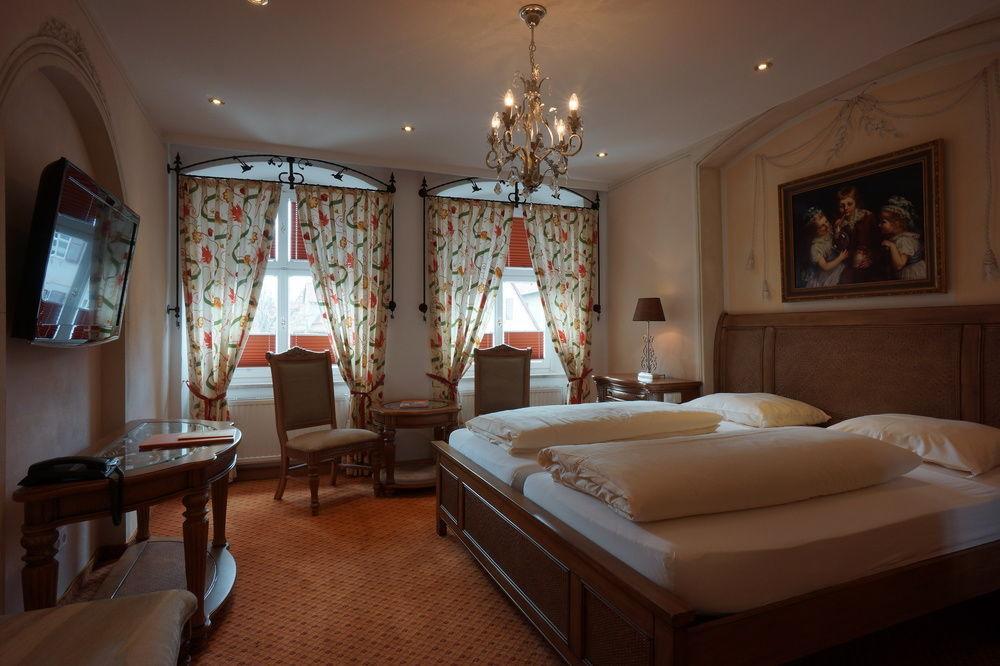 Meiser Altstadt Hotel 딘클스버 외부 사진