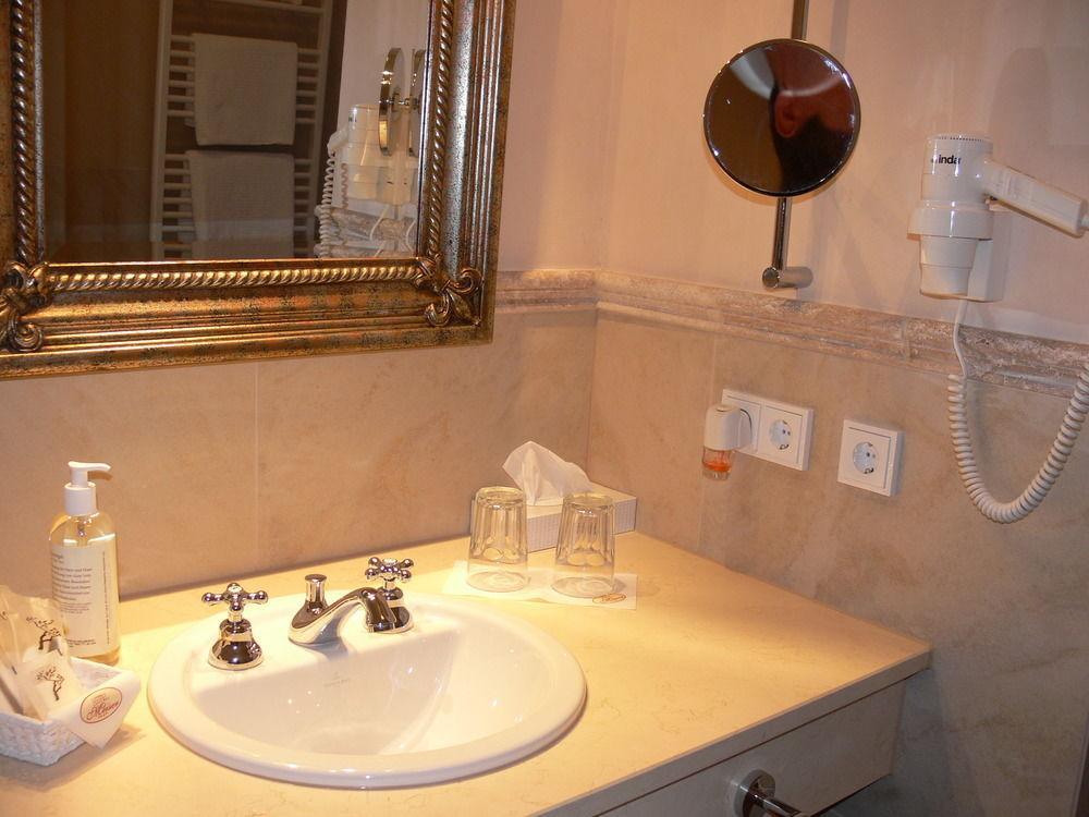 Meiser Altstadt Hotel 딘클스버 외부 사진