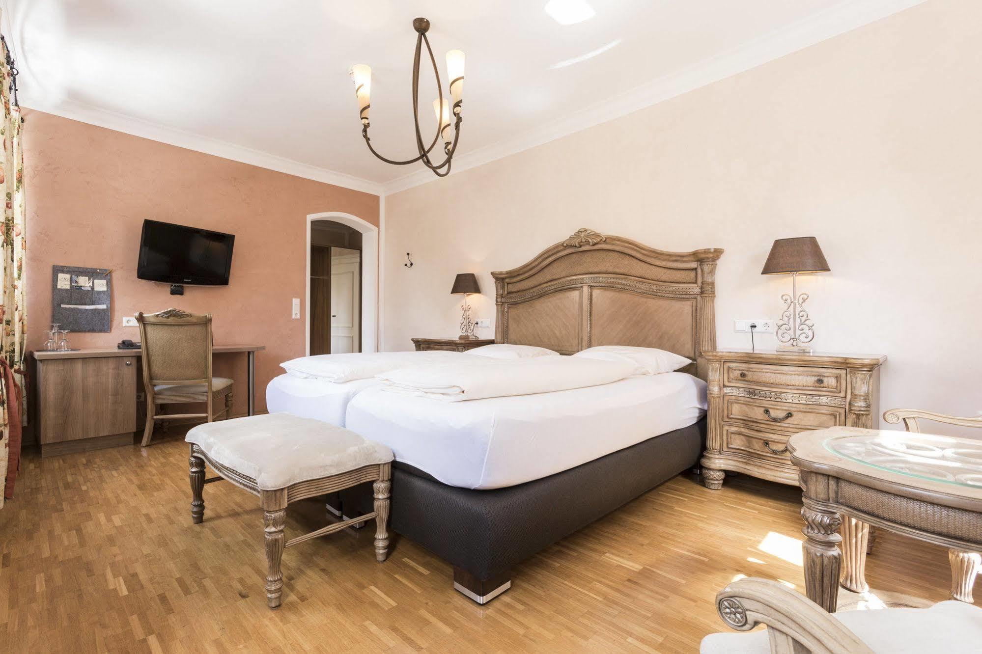 Meiser Altstadt Hotel 딘클스버 외부 사진