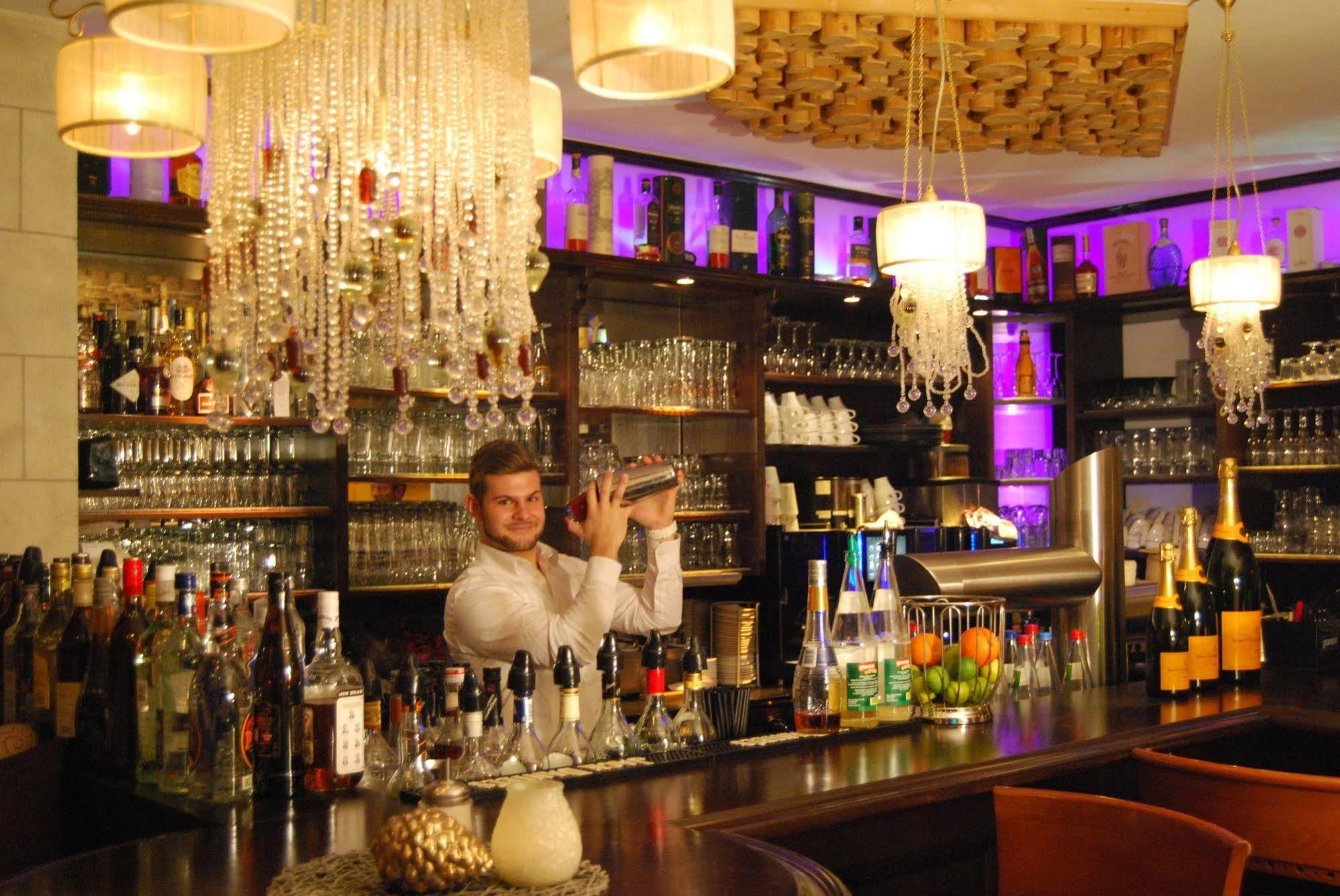 Meiser Altstadt Hotel 딘클스버 외부 사진