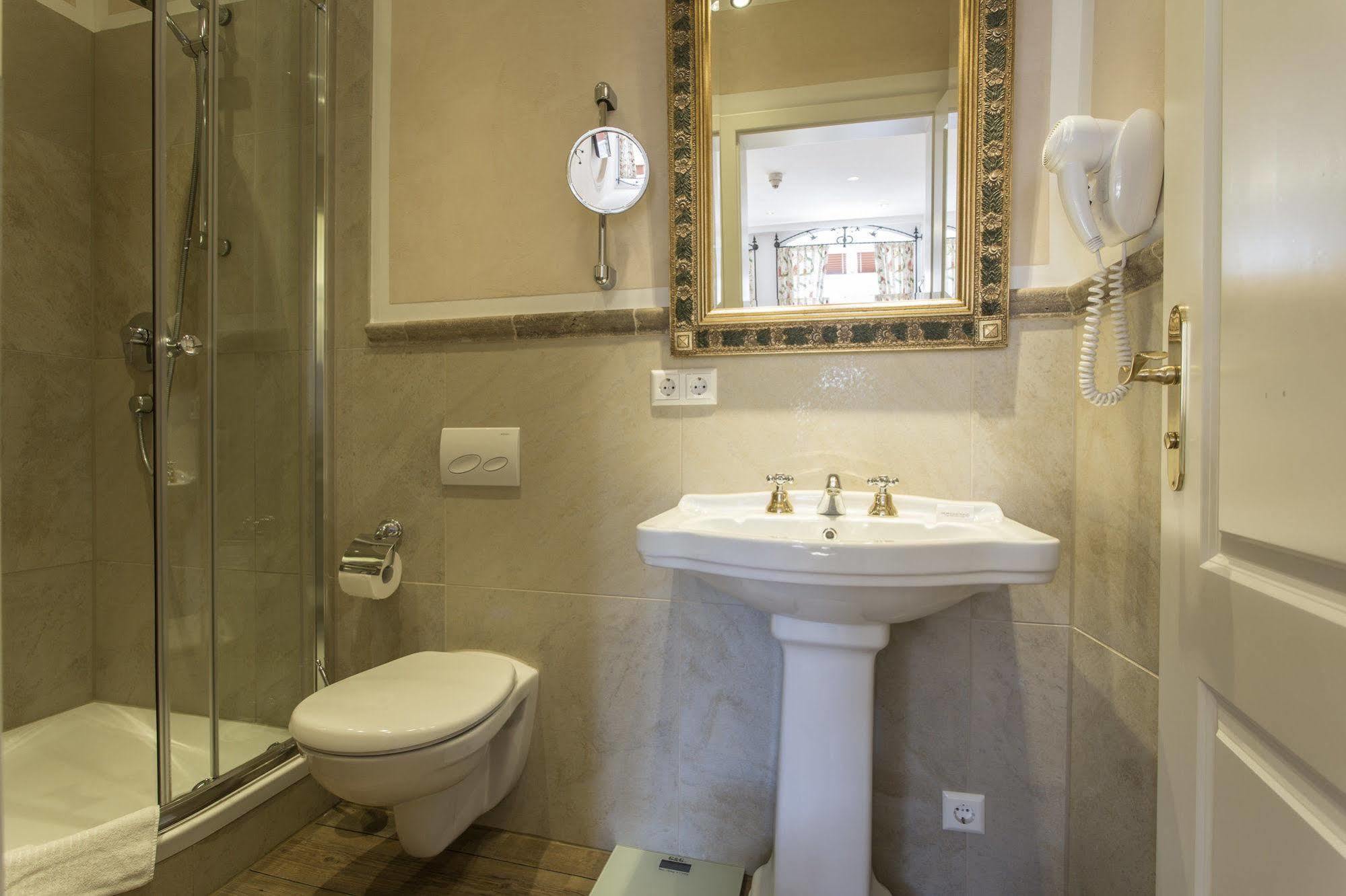 Meiser Altstadt Hotel 딘클스버 외부 사진